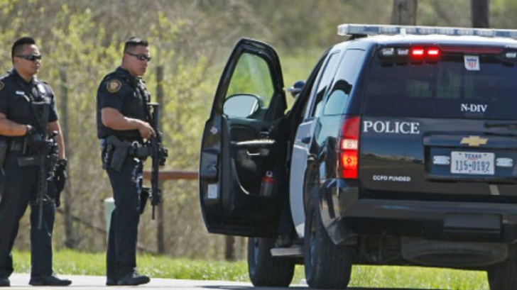 Atac armat în Texas. 5 persoane au murit, inclusiv atacatorul. 21 de răniți