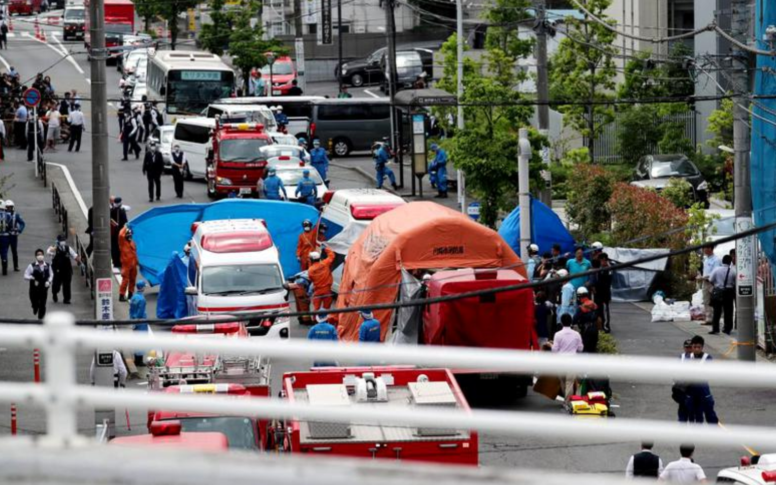 Atac cu cuțitul în Japonia. Un copil ucis și cel puţin 18 persoane rănite