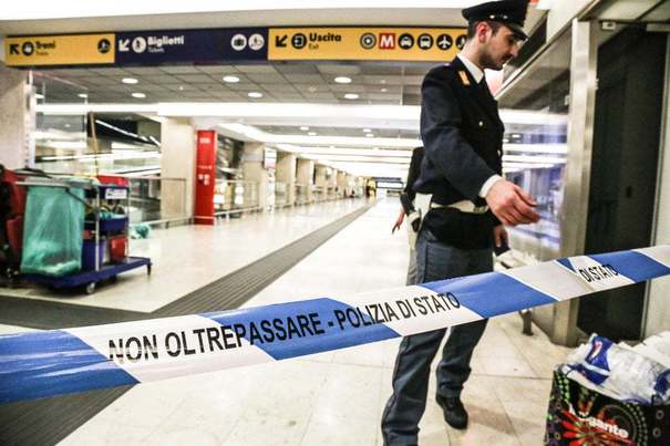 Atac la gara din Milano. Un agent de poliţie şi un militar au fost injunghiati. Agresorul e italian de origine marocană