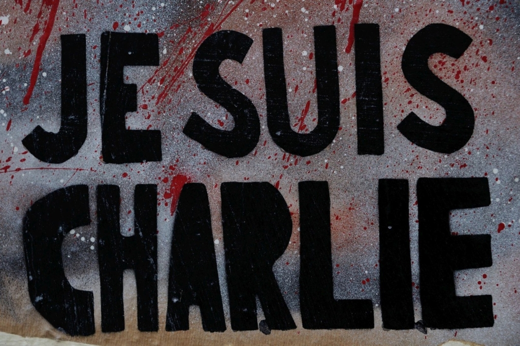 Atac la Paris. Patru persoane au fost injunghiate in fata fostului sediu Charlie Hebdo
