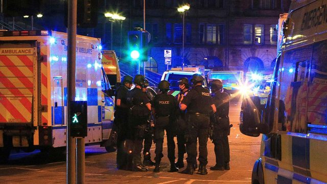 Atentat terorist în Anglia: 22 de morți și 59 de răniți după o explozie la Manchester Arena