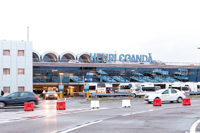 Aterizare de urgenţă pe Otopeni. Un pasager cu probleme cardiace a decedat