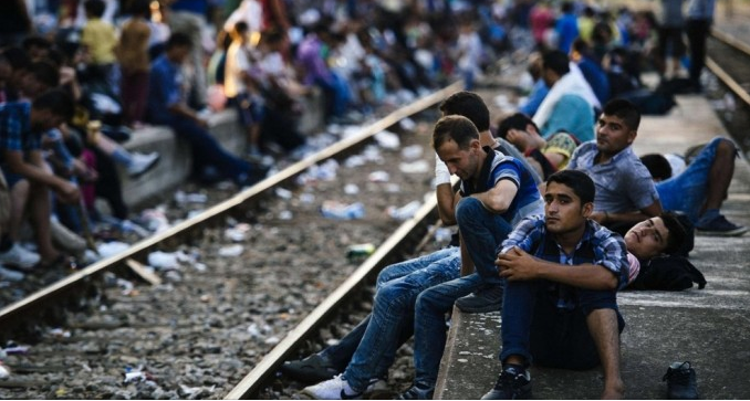Austria anunţă că închiderea rutei balcanice pentru imigranţi este definitiva!