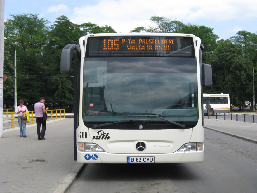 Autobazele RATB, sufocate de 200 de