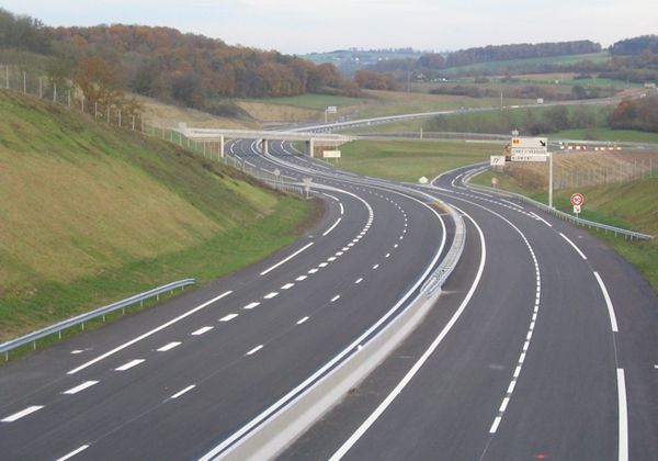 Autostrada Sibiu-Piteşti rămâne o prioritate a Guvernului