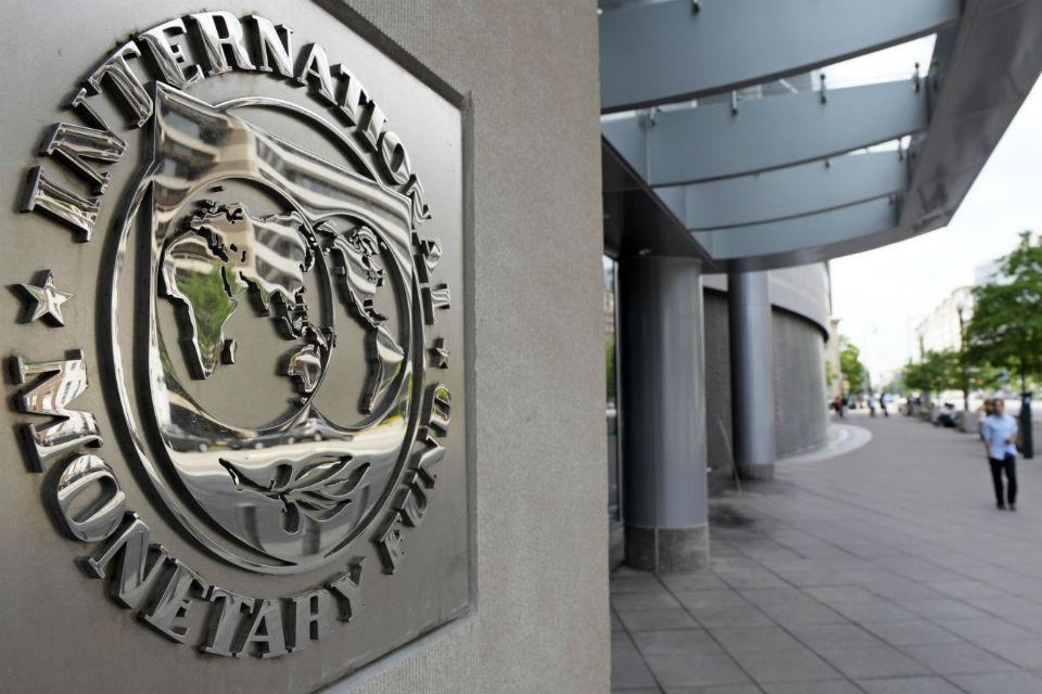 Avertisment FMI: Deficitul bugetar va atinge 3,7% din PIB în 2017