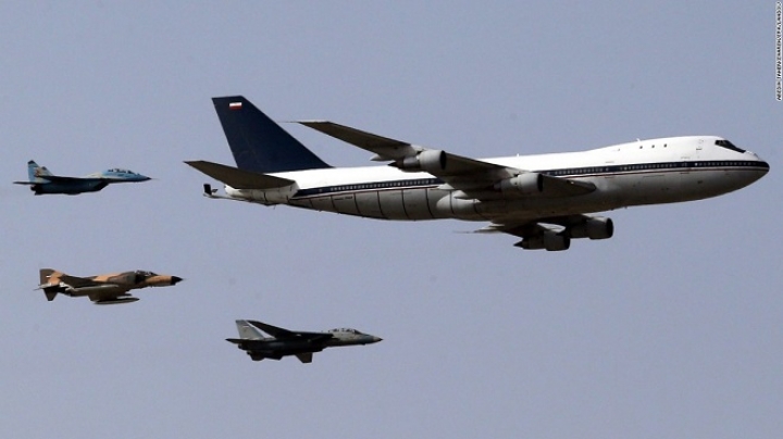 Avion de pasageri, escortat de aparate militare, deasupra Slovaciei şi Ungariei