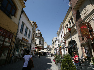 Avocatul Poporului s-a autosesizat în legătură cu accesul maşinilor în zonele pietonale