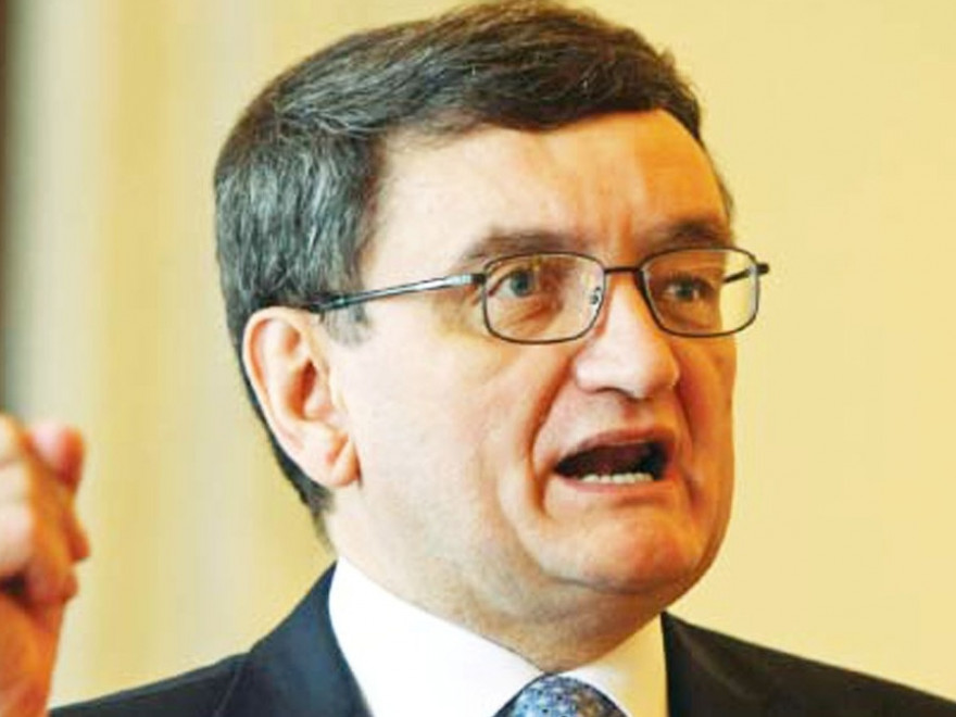 Avocatul Poporului s-a sesizat din oficiu în cazul elevului din Botoșani, agresat de preot