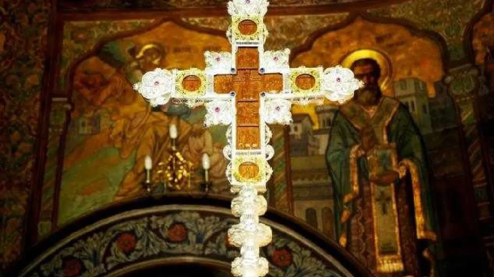 Azi crestinii sărbătoresc Înălțarea Sfintei Cruci: Semnificația, postul și obiceiurile populare mai puțin cunoscute
