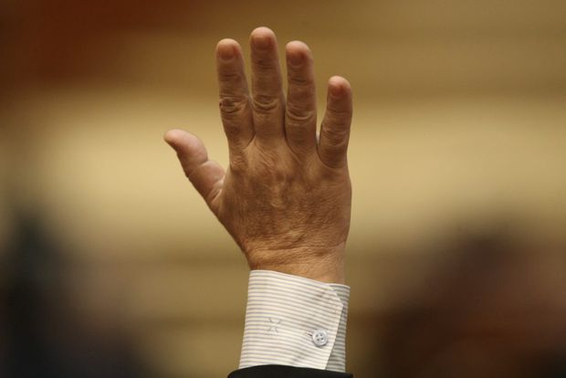 Azi, Motiunea de Cenzura impotriva Guvernului, citita in Parlament la ora 12
