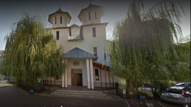 Bărbat din Craiova, în stare gravă la spital după ce a căzut de pe turla bisericii