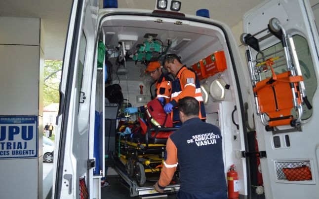 Bărbat fără permis de conducere reţinut după ce a accidentat mortal cu maşina un pieton