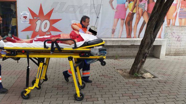 Bărbatul care și-a înjunghiat fosta iubită într-o cofetărie din Ploieşti a fost reținut pentru tentativă de omor
