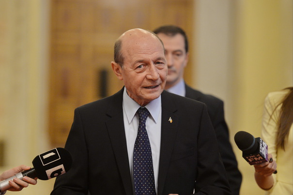 Băsescu, atac dur la Dragnea: Un neisprăvit din Teleorman a făcut praf şi pulbere 60 de ani de diplomaţie