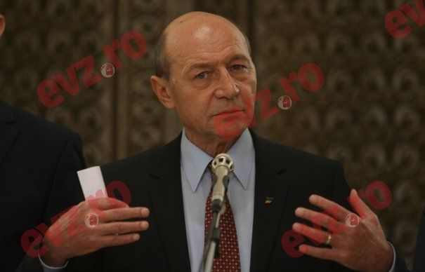 Băsescu „explodează