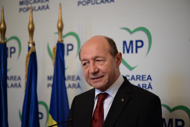 Băsescu: Sunt surprins de opţiunea PNL de a aduce tot timpul candidaţi din afara partidului