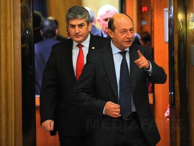 Basescu: Iohannis va plati factura. Oprea a tradat. Din economie nu intelege nimic