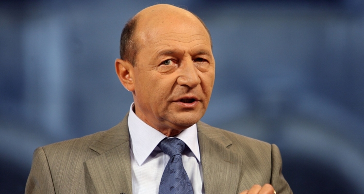 Basescu: Sansa R. Moldova de a deveni membra UE sau NATO este unirea cu Romania
