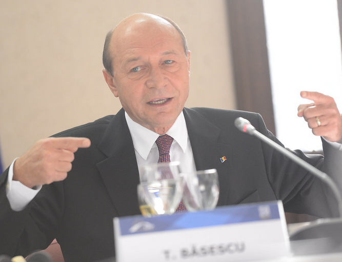 Basescu vrea Republica Moldova în UE. E locuită de români, doamna Mogherini