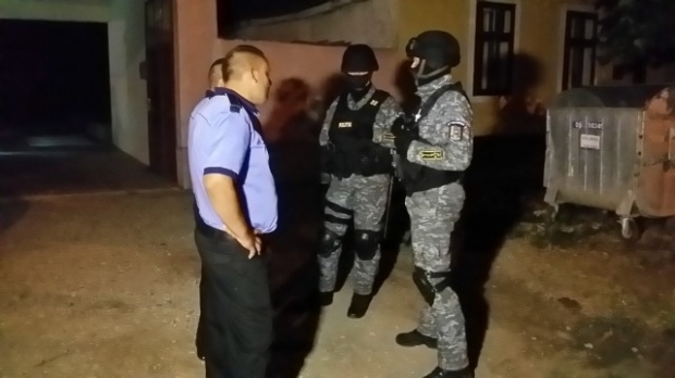 Bătaie generală între romi în Timiş. Mascaţii au intervenit și au reținut 11 persoane