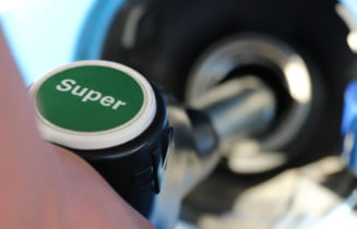 Benzina sintetică, invenția care ar scoate de pe piață mașinile electrice. Cât de fezabil este combustibilul etichetat