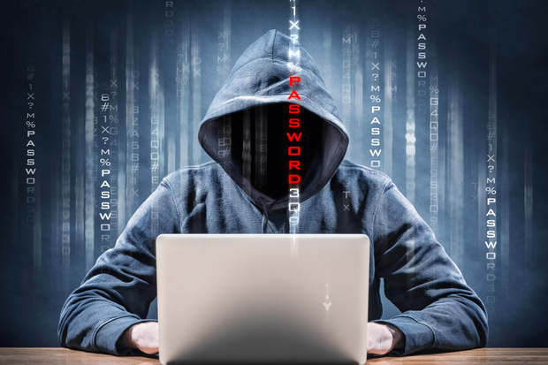 Blogger trimis în judecată pentru atac la judecători