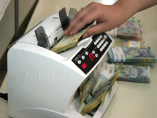 BNR: Tensiunile din economie şi supraîndatorarea populaţiei, riscuri pentru stabilitatea financiară