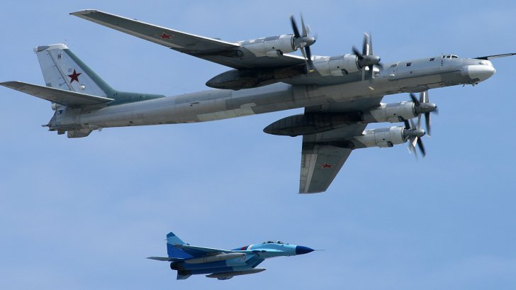 Bombardiere rusesti, interceptate în apropiere de Alaska