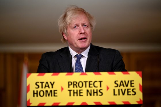 Boris Johnson a anunţat data până la care toţi adulţii din Marea Britanie vor primi prima doză de vaccin anti-Covid