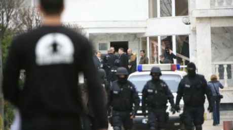Braşov: Percheziţii în penitenciar, la persoane bănuite de înşelăciuni prin metoda 