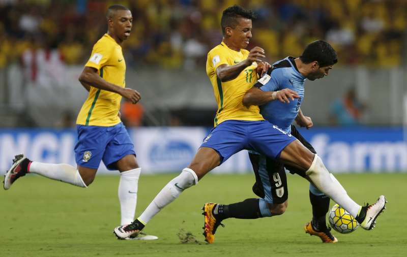 Brazilia și Uruguay au făcut spectacol în preliminariile Cupei Moondiale din 2018