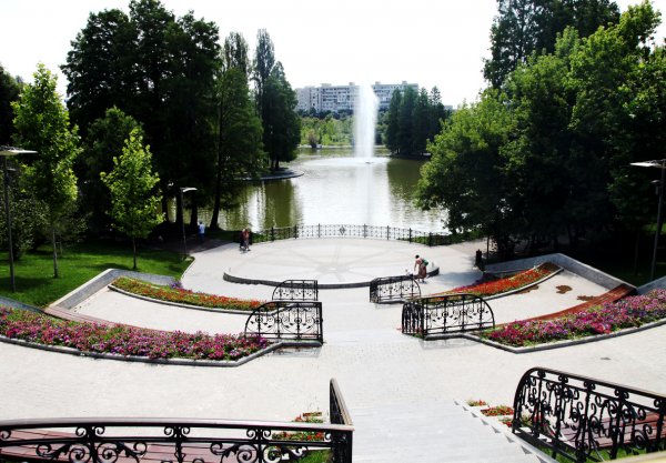 Bucureştenii se vor putea plimba cu vaporaşul pe lacul din parcul Alexandru Ioan Cuza - GALERIE FOTO