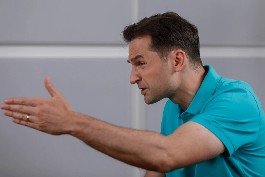 Burduja caută sa explice jaful: De ce energia costă 84 euro în România, 25 euro în Franţa şi 60 euro în Austria? Pentru că piaţa energetică europeană e unică doar pe hârtie