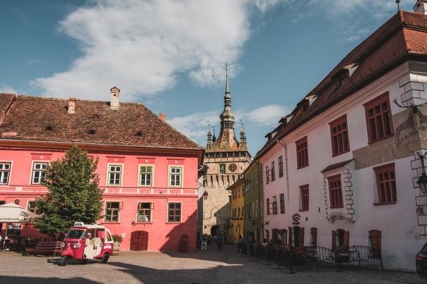 Busteni, Sovata si Sighisoara sunt destinatiile turistice cele mai ieftine din aceasta toamna