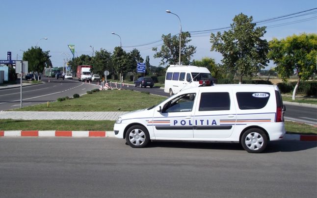 Buzau: Doi minori, surprinsi la volan pe drumuri publice