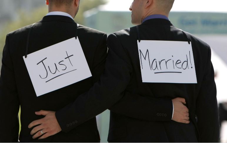 Căsătoriile homosexuale, consfințite în Italia printr-un decret public