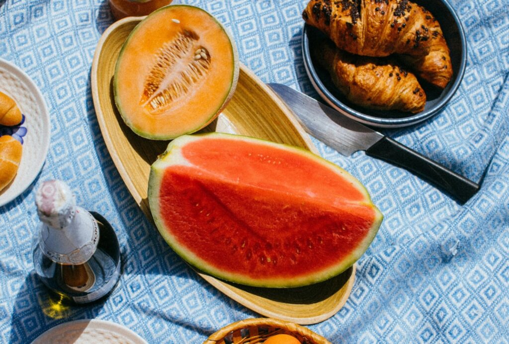 Câte calorii are fiecare tip de pepene și cum poți pregăti o salată delicioasă cu pepene. Beneficiile pepenilor dezvăluite de nutriționiștii de la Mayo Clinic