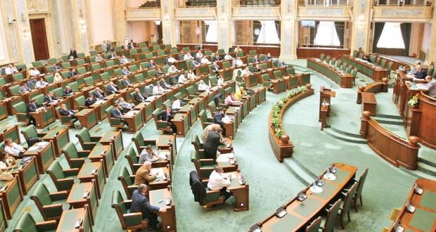 Camera Deputaţilor şi Senatul şi-au majorat bugetele şi vor modifica Legea bugetului de stat