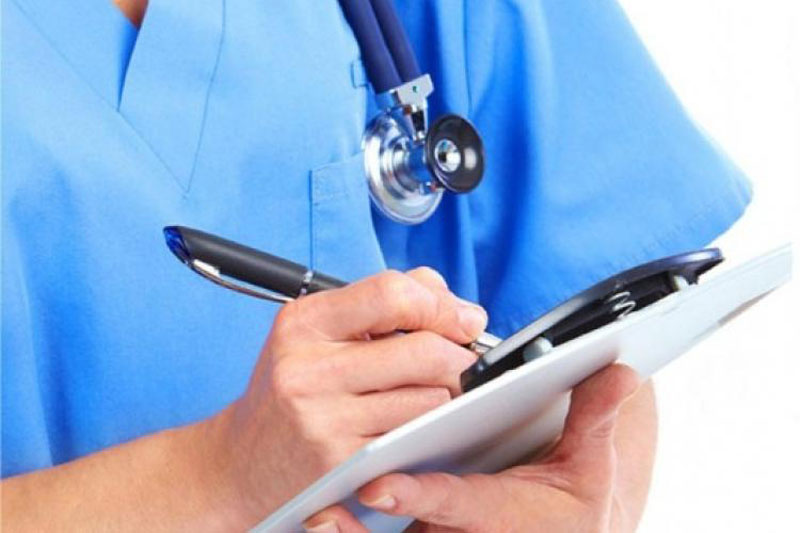 Camera Deputaţilor: Medicii rezidenţi pot efectua gărzi, la cerere, începând cu primul an de pregătire