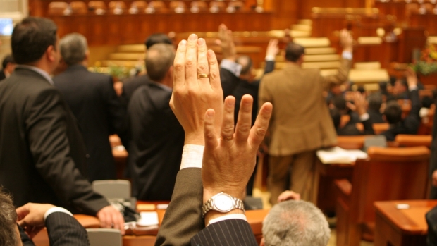 Camera Deputatilor a decis majorarea salariilor pentru mai multe categorii de personal
