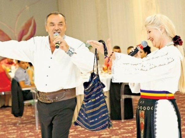 Cantaretii de muzica populara Traian si Valeria Ilea, implicati intr-un grav accident rutier