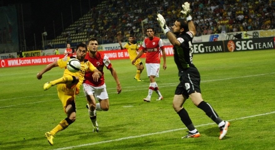 Carduri de identitate pentru fotbaliştii din Liga I