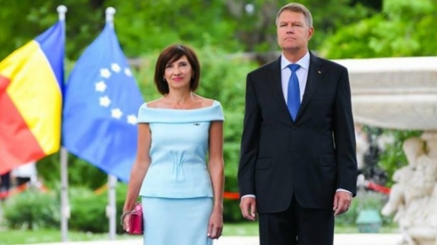 Carmen Iohannis, mesaj primit târziu în noapte:
