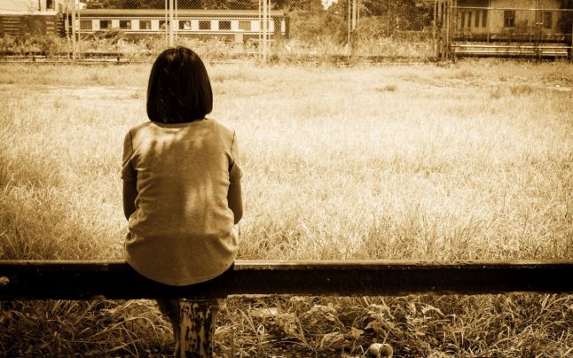 Caz dramatic în judeţul Vaslui: O fată de 14 ani, orfană, violată după ce a mers pe jos 15 Km