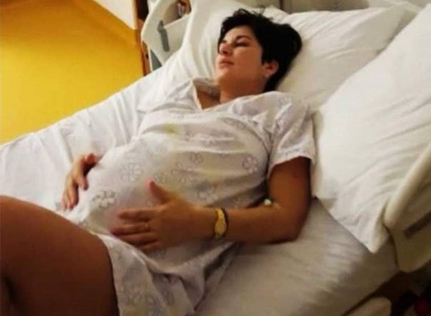 Caz halucinant in Buzau. O femeie a stat cu fatul mort in pantece 20 de ore, in timp ce medicii o ignorau
