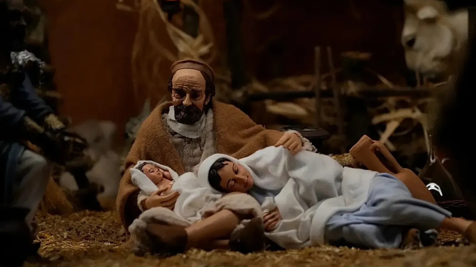 Cazul care uimește Italia: un fugar care evadase dintr-o închisoare s-a camuflat într-o statuie falsă
