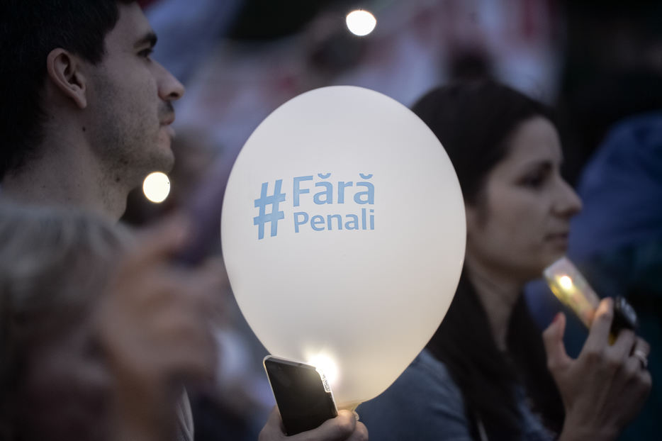 CCR a decis: Iniţiativa „Fără penali în funcţii publice