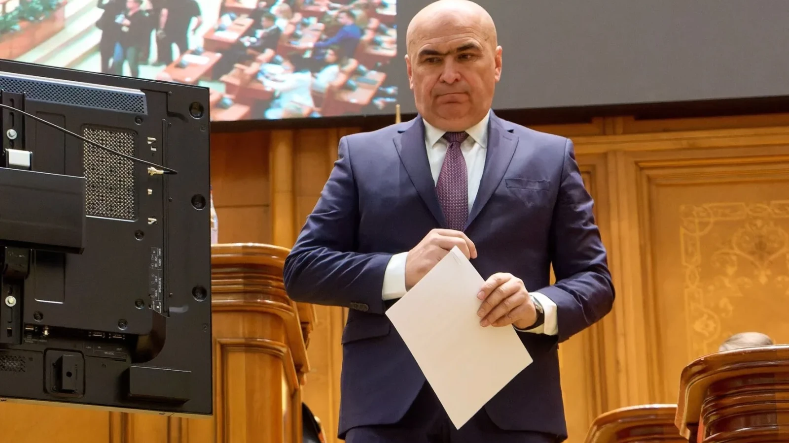 CCR a lăsat o portiță ca Bolojan să nu demisioneze: