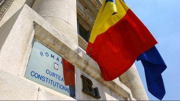 CCR: Excluderea concubinilor de la dreptul de a refuza audierea ca martori este neconstituțională